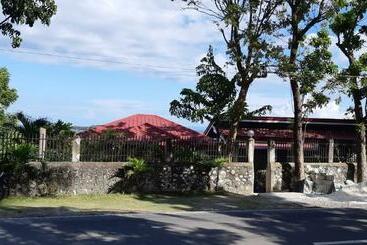 ツーリストアパートメント Sandra S Holiday House