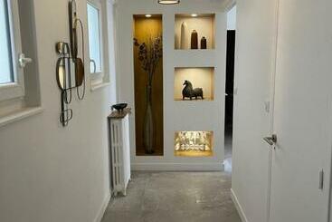 דירות לתיירים Le Sainte Barbe   Appartement Le Palais Du Commerce