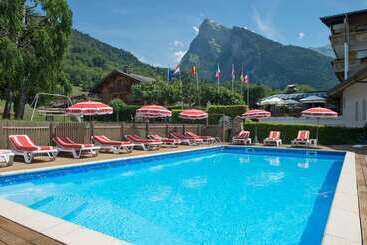 ホテル Chalethôtel Neige Et Roc, The Originals Relais