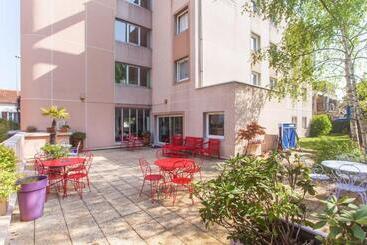 酒店 Hôtel Cinépole   Proche Paris