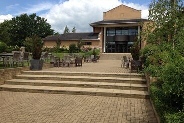 酒店 Cranfield Management Development Centre