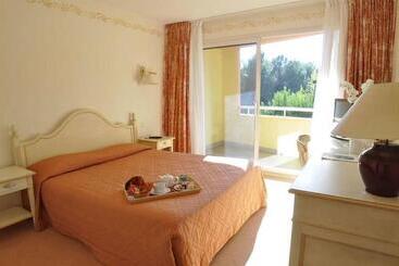 فندق Hôtel Omega