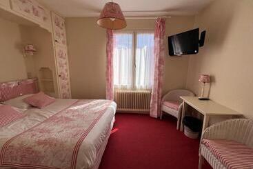 Отель Hôtel Restaurant Le Grillon