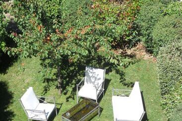 Отель La Maison Du Coteau