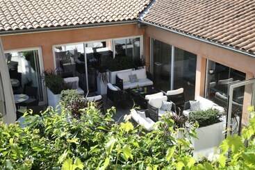 فندق Le Carré D Alethius Logis Hôtel Restaurant