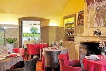 فندق Logis Hôtel Le Relais Louis Xi