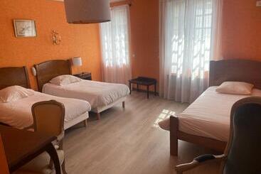 בית מלון כפרי Le Sully