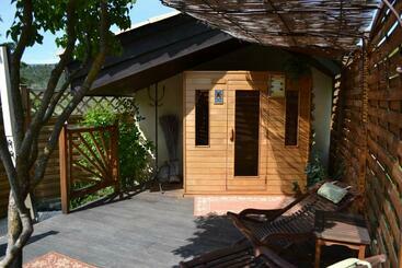 Отель Le Vieil Amandier