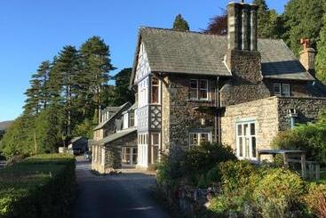 בית מלון כפרי Ravenstone Manor