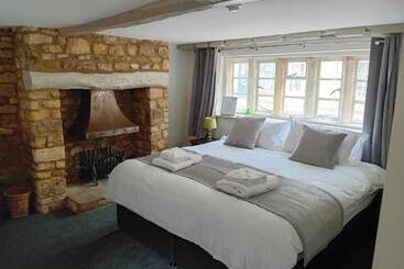 Отель The Red Lion