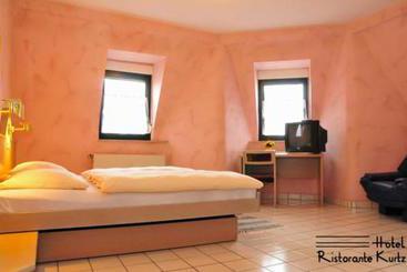 هتل Ristorante Kurtz