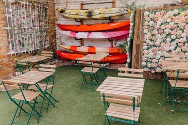 בית מלון כפרי Sherwood