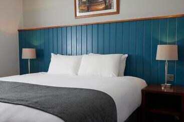 هتل The Longshoot