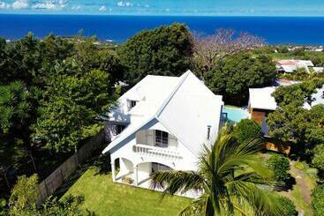 Жильё для туристов Bubble Village House Villa De Charme Du Sud Sauvage