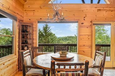 דירות לתיירים Large Cabin With Views Of Beautiful Nc Mountains