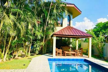 游客公寓 Villa Maha With Private Pool