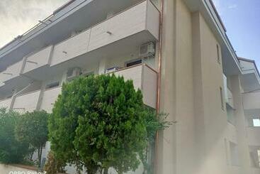 관광객 아파트 Albasummer   Vicinissimo Al Mare !