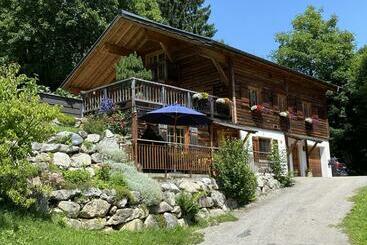 شقق خاصة سياحية Chalet Tschengla