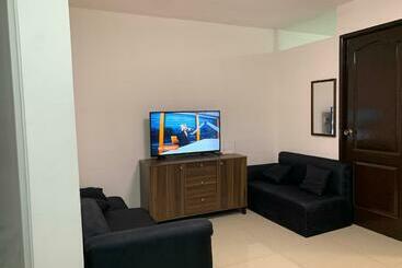 شقة فندقية Sutekina Staycation