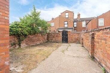 آپارتمان‌های توریست‌ها Tanna Estates   George Street House