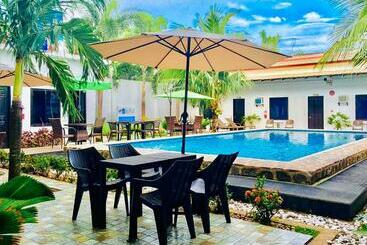 Hotel Reddoorz Plus At Palm Rise K Diving Resort Panglao Bohol