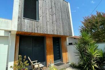 ツーリストアパートメント Maison Candau