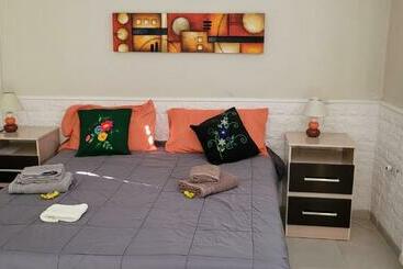 Жильё для туристов Oasis I Las Moras Con Cochera Y Jardín