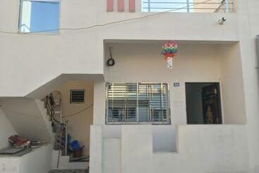 Жильё для туристов Sardar Home Stay
