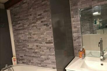 ツーリストアパートメント Treacy’s Résidence