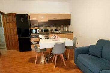 Жильё для туристов Appartamento In Contesto Famigliare Con Giardino   Tivoli Terme