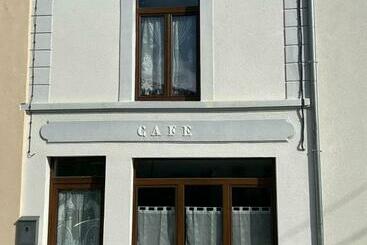 관광객 아파트 Café Du Pêcheurs