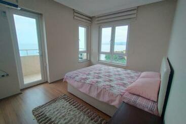 游客公寓 El Navras Apartmen