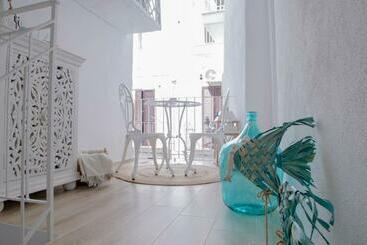 관광객 아파트 Four Seasons   Summer Home   Estate   Largo Sant  Angelo Numero 7