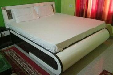 Arpit Hotel By Wb Inn