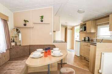 ツーリストアパートメント Charming And Peaceful 2 Bed Chalet In Hampshire