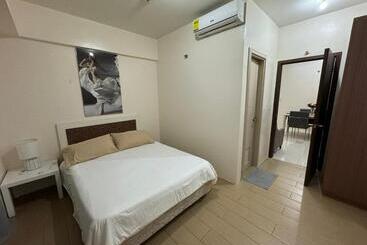 هتل آپارتمان 150 Newport Boulevard