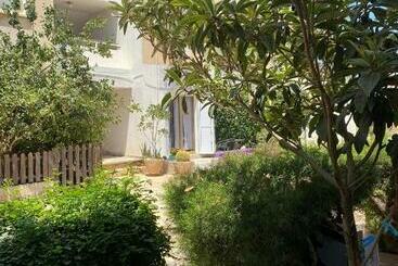 관광객 아파트 Ground Floor Studio