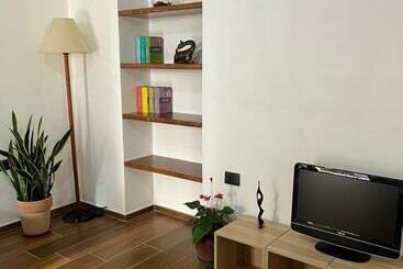 شقق خاصة سياحية Vibo Apartment