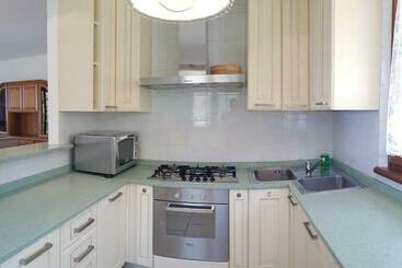 Жильё для туристов Villetta Cece Bella Vista Sul Garda By Garda Domus Mea