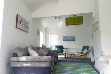 Жильё для туристов 6 Eden Bay  20 Metres From Morecambe Bay For 10