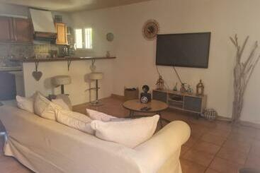 游客公寓 Agréable Maison De Ville Au Coeur D Eyragues