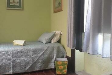 تختخواب و صبحانه Casa Dragão