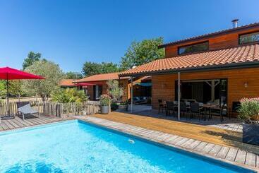 관광객 아파트 Villa Familiale 10 Pers. à Biscarrosse Avec Piscine Chauffée, Près Du Lac Et Des Pistes Cyclables