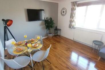 דירות לתיירים 1 Bed Apartment Central Hamilton Free Wifi With Great Transport Links To Glasgow