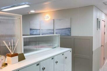 Albergue The Stay Cube House   Female Only