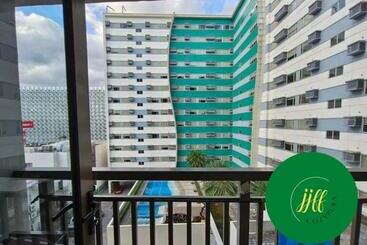 هتل آپارتمان Cozypura Staycation Near Moa, Airport , With Free Fast Wifi, Netflix And Pay Parking