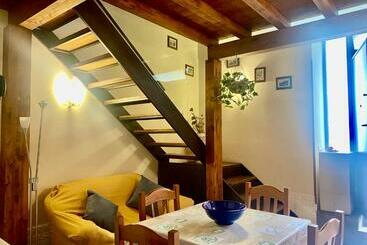 شقق خاصة سياحية Outoftrain House   Central Station Proximity