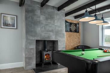 شقق خاصة سياحية Pen Y Coed ⥈ Modern ⥈ Hot Tub ⥈ Beautiful Views