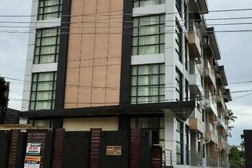 דירות לתיירים Bhan Towers Apartment