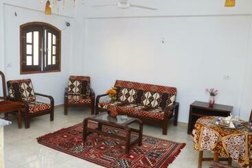 شقق خاصة سياحية Flower Of Desert